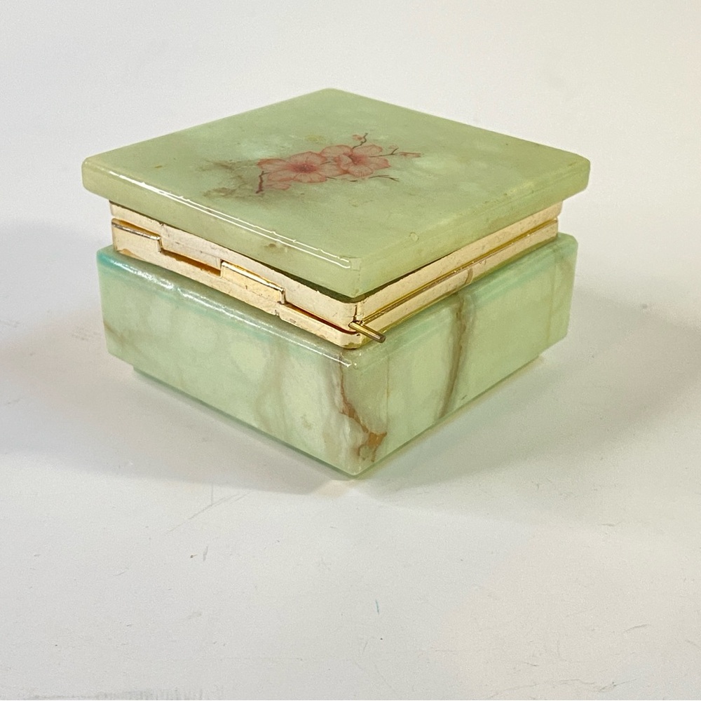 Italian Alabaster Green Square Hinged Trinket Box, Floral Lid - Picture 5 of 15